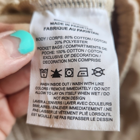 EUC Nike Fleece High-Waisted Shorts in Cream, Size M - Picture 5 of 6